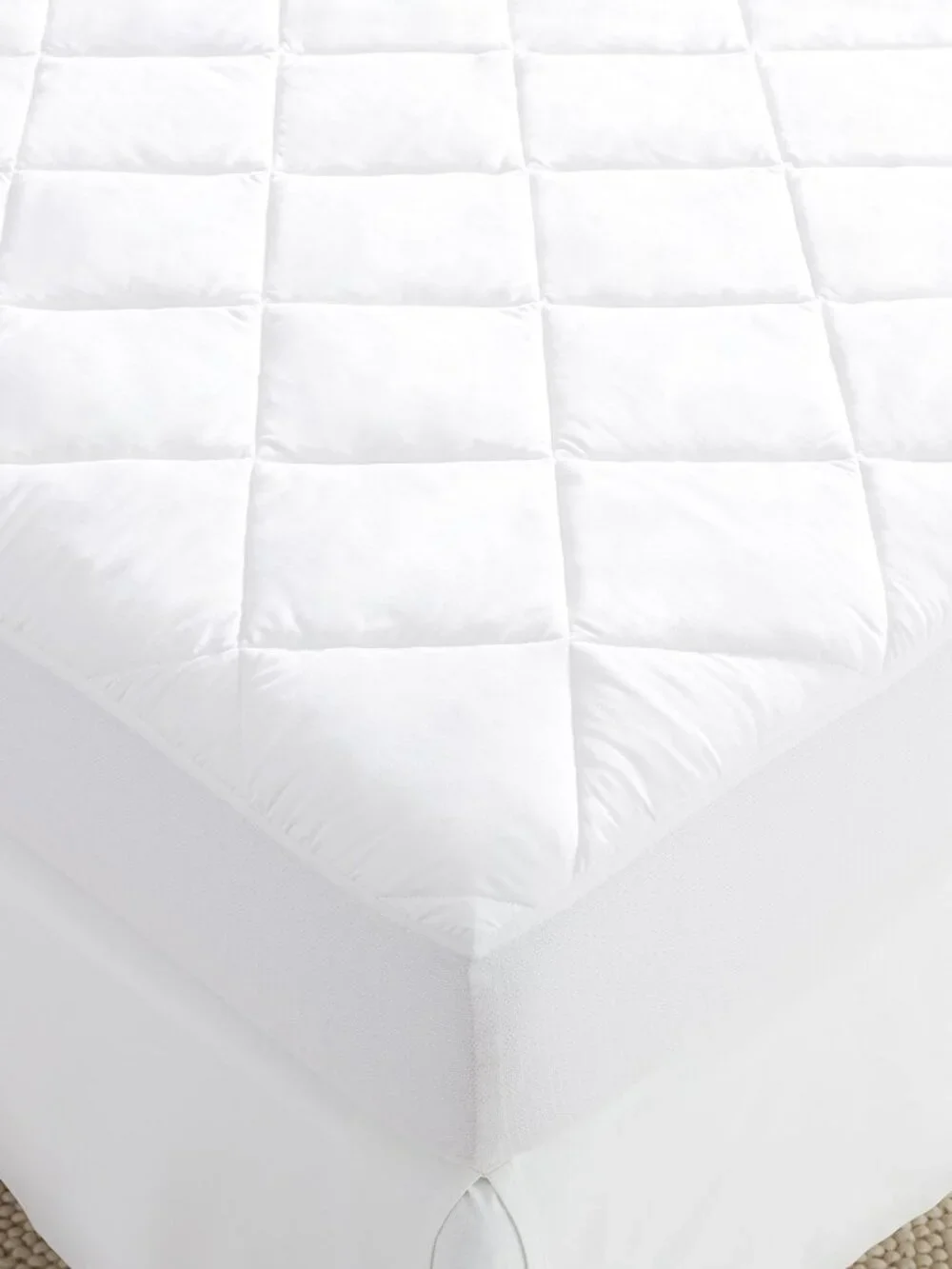Pottery Barn Teen Essential Waterproof and Stain Repellant Mattress Pad Full
